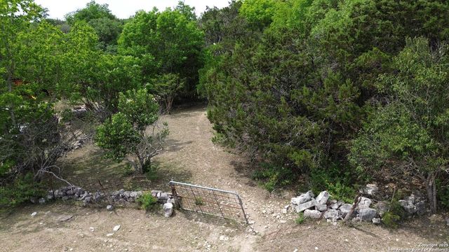 117 Deveraux, Canyon Lake, TX 78133