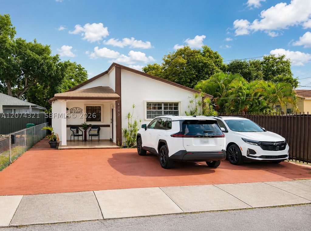 4753 NW 1st St, Miami, FL 33126