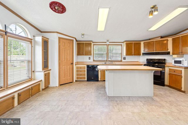 402 FORDHOOK, Doylestown, PA 18901