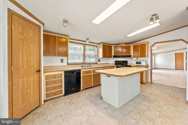 402 FORDHOOK, Doylestown, PA 18901