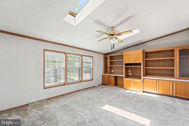 402 FORDHOOK, Doylestown, PA 18901
