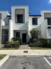 527 NE 208th Ter, Miami, FL 33179
