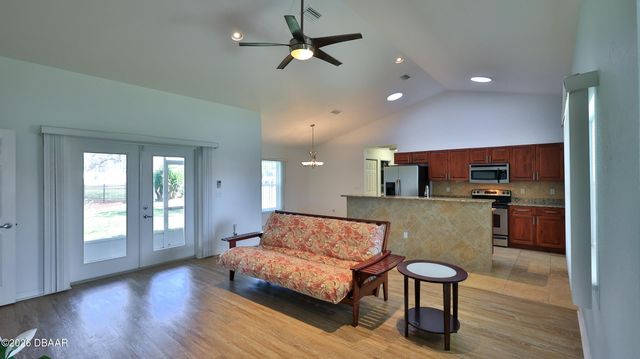 28 Ames Lane, Daytona Beach, FL 32118