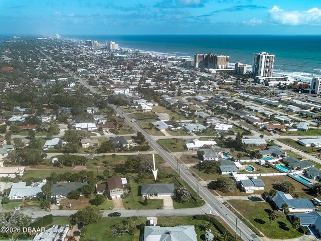 28 Ames Lane, Daytona Beach, FL 32118