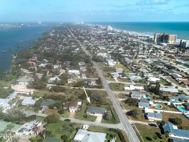 28 Ames Lane, Daytona Beach, FL 32118