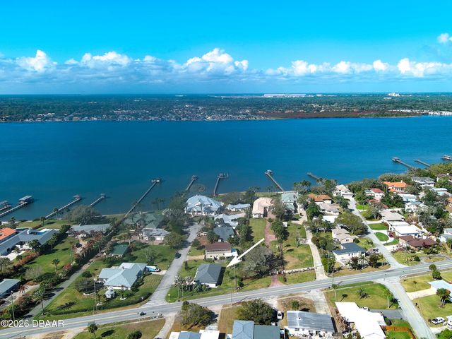 28 Ames Lane, Daytona Beach, FL 32118