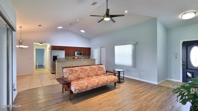 28 Ames Lane, Daytona Beach, FL 32118