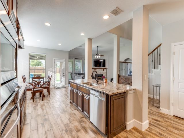 1605 Barnard Lane, Savannah, TX 76227