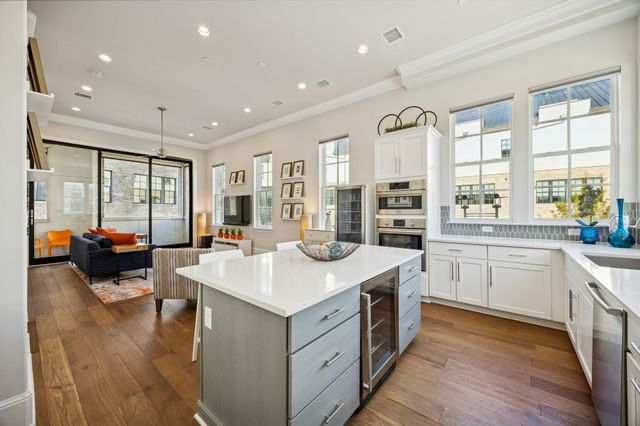 653 Dalton Lane, Irving, TX 75039