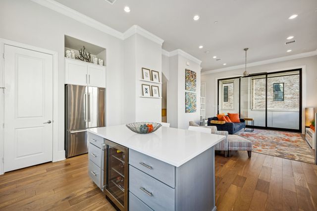 653 Dalton Lane, Irving, TX 75039