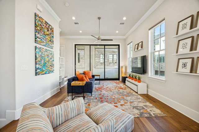 653 Dalton Lane, Irving, TX 75039