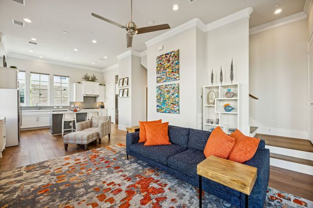 653 Dalton Lane, Irving, TX 75039