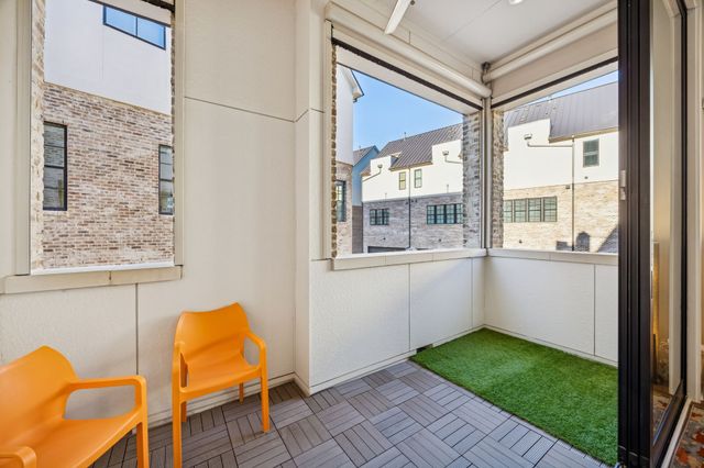 653 Dalton Lane, Irving, TX 75039