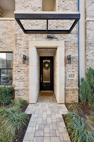653 Dalton Lane, Irving, TX 75039