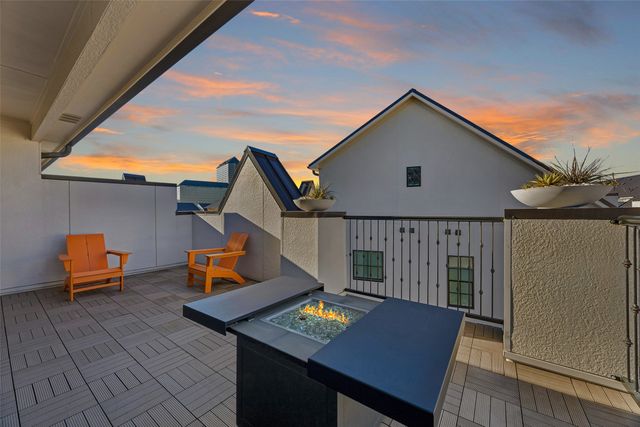 653 Dalton Lane, Irving, TX 75039