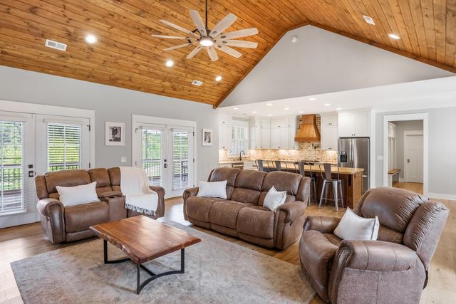 206 Rochelle Circle NE, Charleston, TN 37310