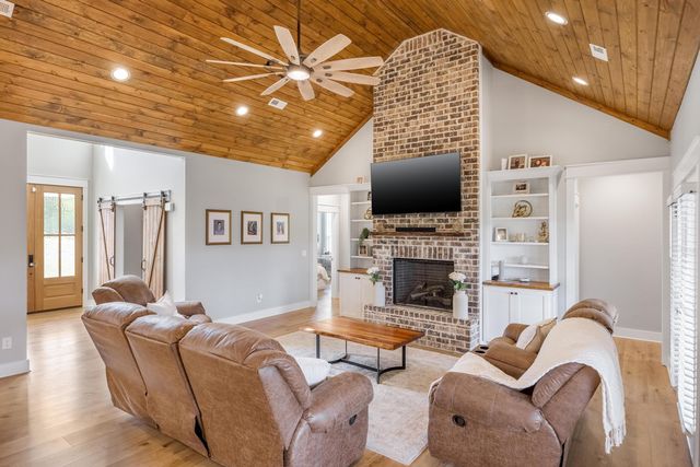 206 Rochelle Circle NE, Charleston, TN 37310