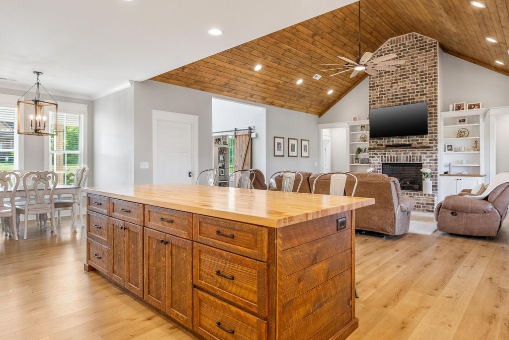 206 Rochelle Circle NE, Charleston, TN 37310