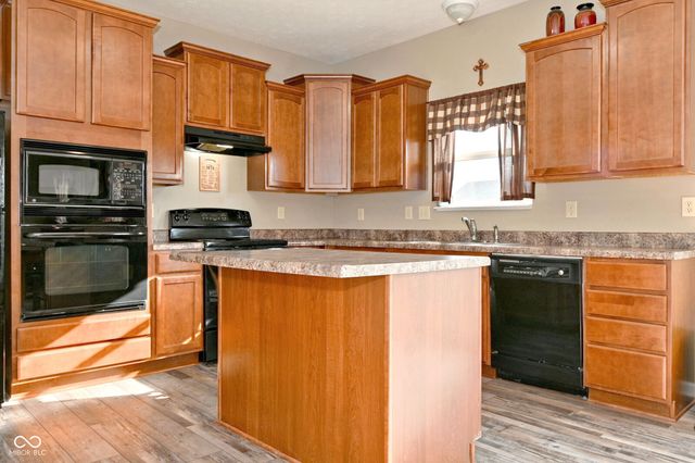 8643 Pattype Lane, Avon, IN 46123