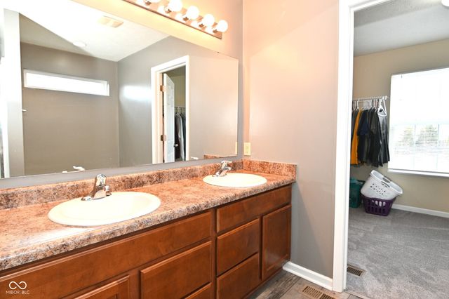 8643 Pattype Lane, Avon, IN 46123