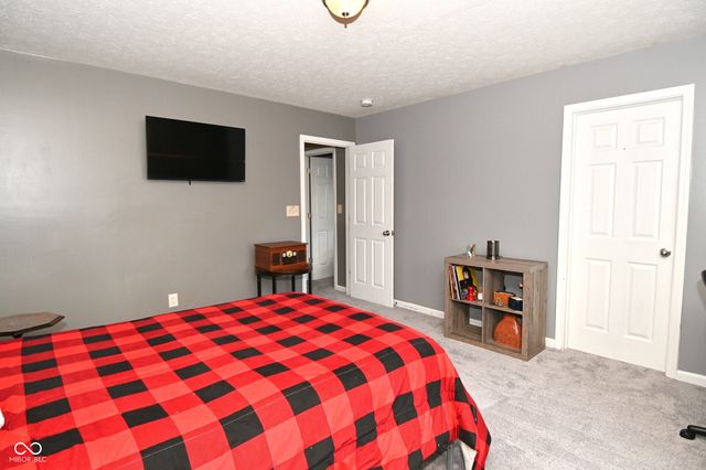 8643 Pattype Lane, Avon, IN 46123