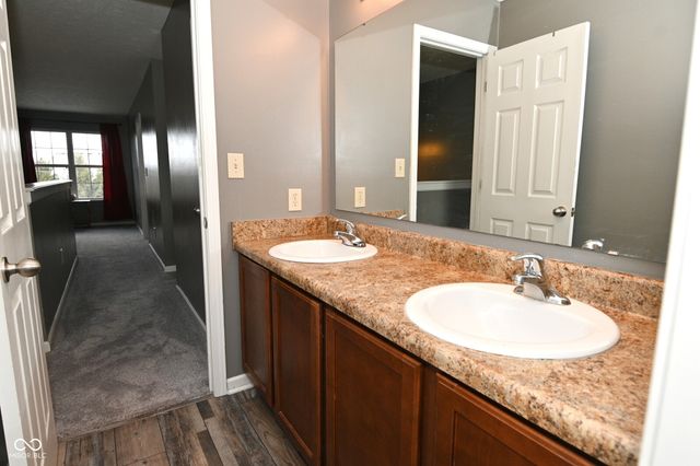 8643 Pattype Lane, Avon, IN 46123