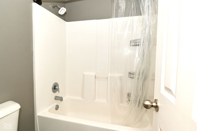 8643 Pattype Lane, Avon, IN 46123