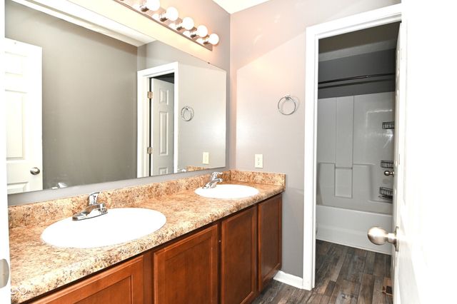 8643 Pattype Lane, Avon, IN 46123