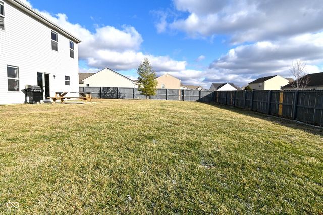 8643 Pattype Lane, Avon, IN 46123