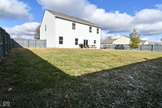 8643 Pattype Lane, Avon, IN 46123