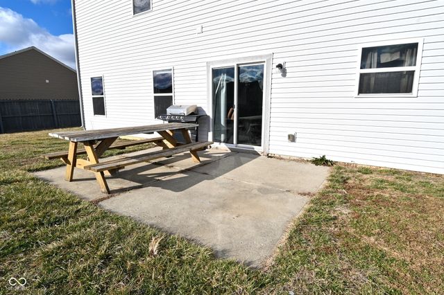 8643 Pattype Lane, Avon, IN 46123