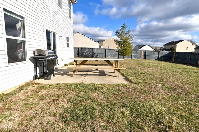 8643 Pattype Lane, Avon, IN 46123