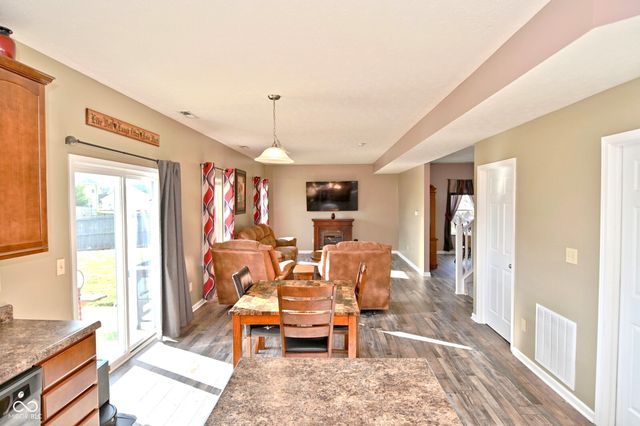 8643 Pattype Lane, Avon, IN 46123