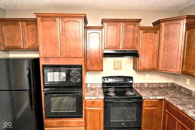 8643 Pattype Lane, Avon, IN 46123