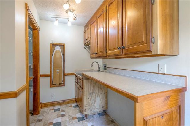 23400 Cottage Lane, Harrisonville, MO 64701