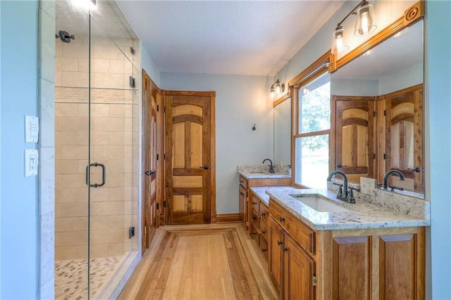 23400 Cottage Lane, Harrisonville, MO 64701