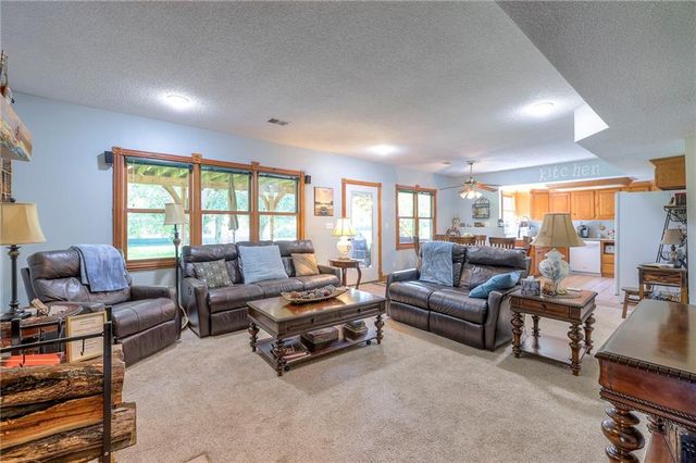 23400 Cottage Lane, Harrisonville, MO 64701