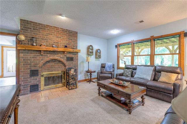 23400 Cottage Lane, Harrisonville, MO 64701