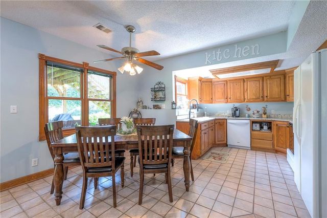 23400 Cottage Lane, Harrisonville, MO 64701