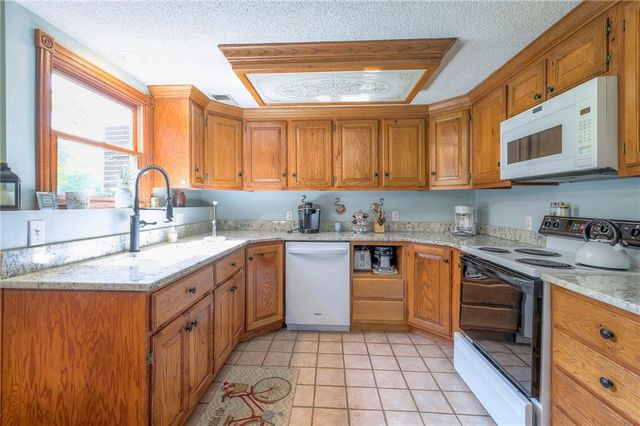 23400 Cottage Lane, Harrisonville, MO 64701