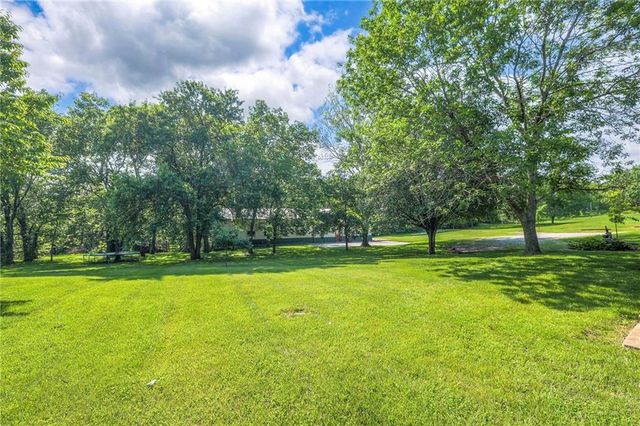 23400 Cottage Lane, Harrisonville, MO 64701