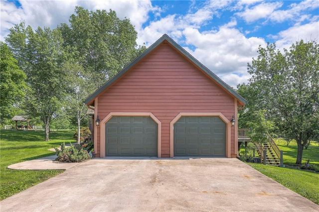 23400 Cottage Lane, Harrisonville, MO 64701