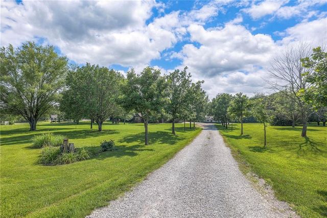 23400 Cottage Lane, Harrisonville, MO 64701