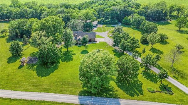 23400 Cottage Lane, Harrisonville, MO 64701