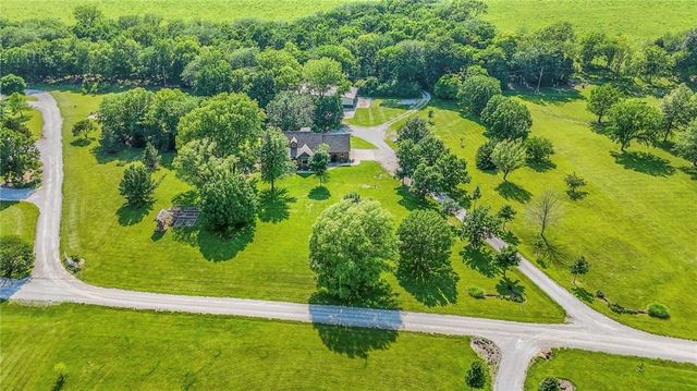 23400 Cottage Lane, Harrisonville, MO 64701