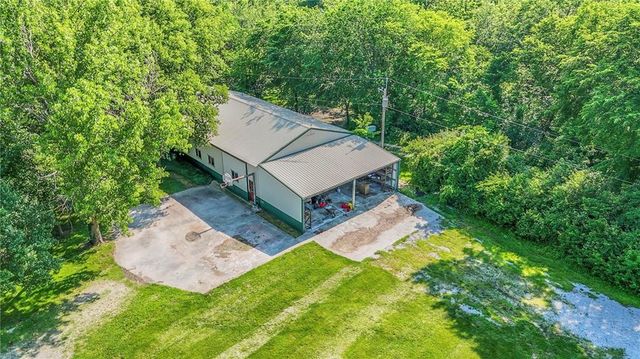 23400 Cottage Lane, Harrisonville, MO 64701