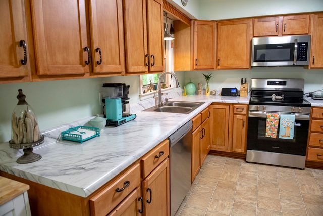 2013 Alexandria Drive, Lexington, KY 40504
