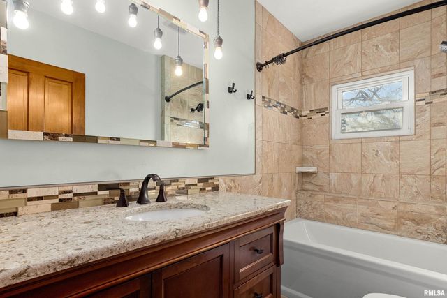 523 N MAIN Street, Morton, IL 61550