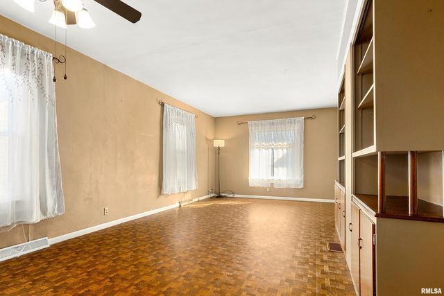 523 N MAIN Street, Morton, IL 61550