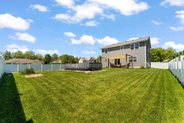 5535 Malibu Drive, Lowell, IN 46356